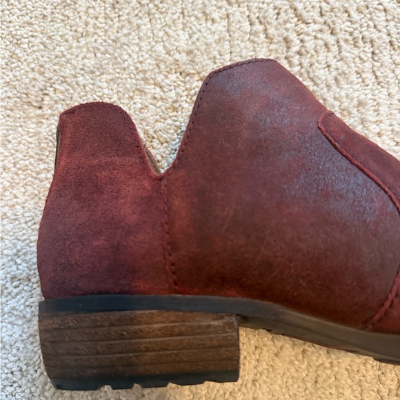 Born Kerri Distressed WesternBurgundy Suede Ankle Booties Size 7.5 M Pre-Owned - Picture 9 of 16